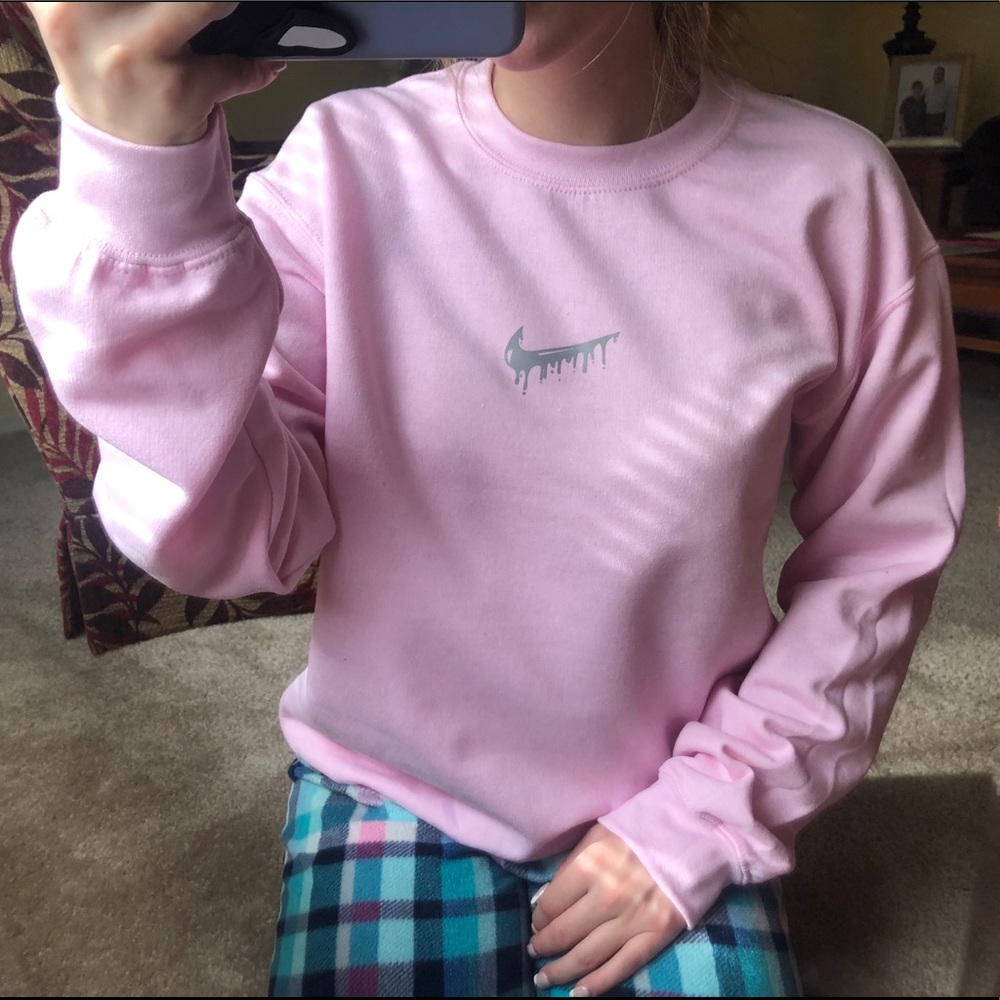 nwt pink and grey nike crewneck